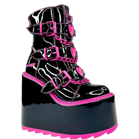 Monster High Draculaura Dune Lo Boots - Picture 3 of 8
